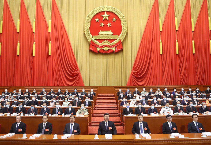 5月22日，第十三屆全國(guó)人民代表大會(huì)第三次會(huì)議在北京人民大會(huì)堂開(kāi)幕。黨和國(guó)家領(lǐng)導(dǎo)人習(xí)近平、李克強(qiáng)、汪洋、王滬寧、趙樂(lè)際、韓正、王岐山等出席，栗戰(zhàn)書(shū)主持大會(huì)。